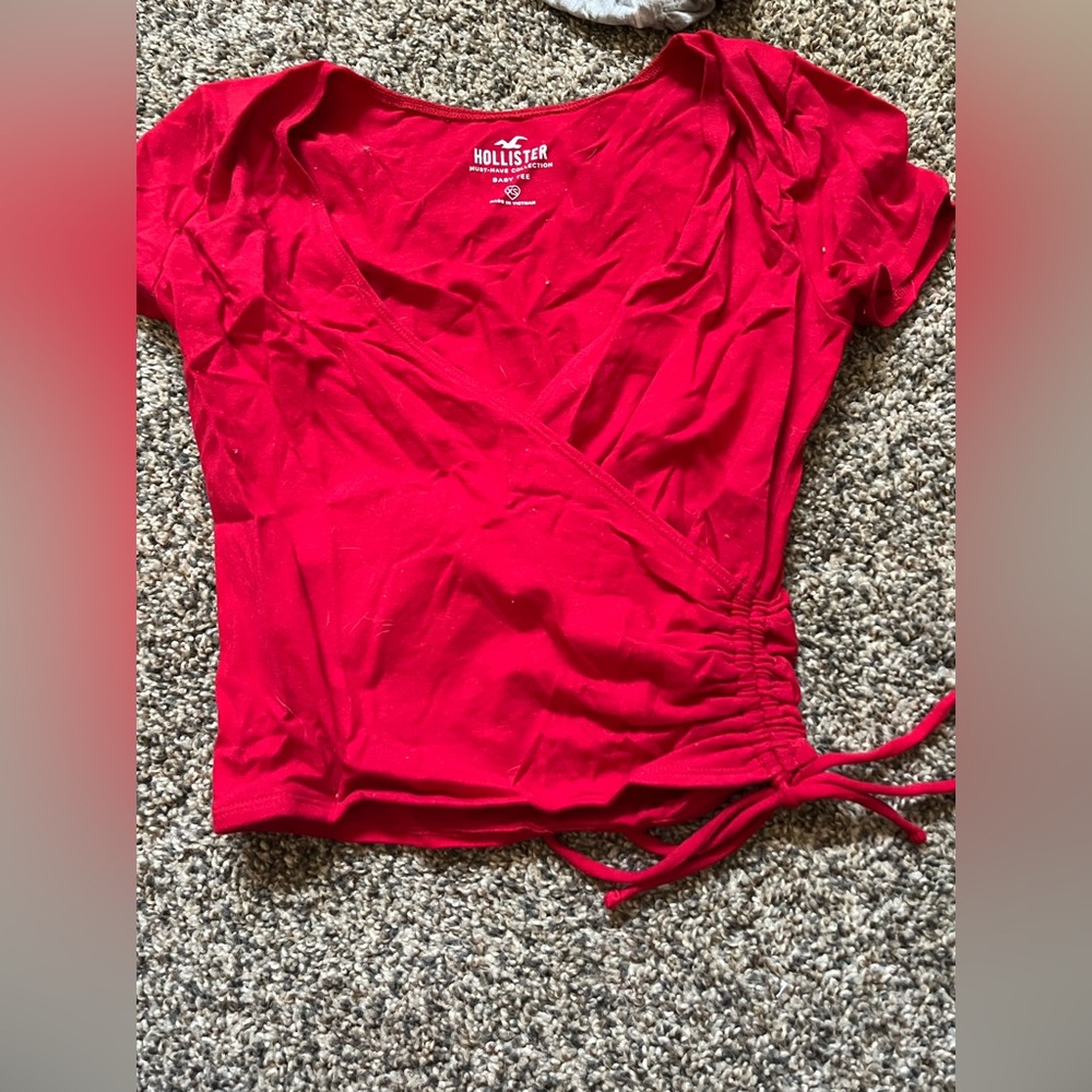 This is a super cute V- neck shirt from Hollister